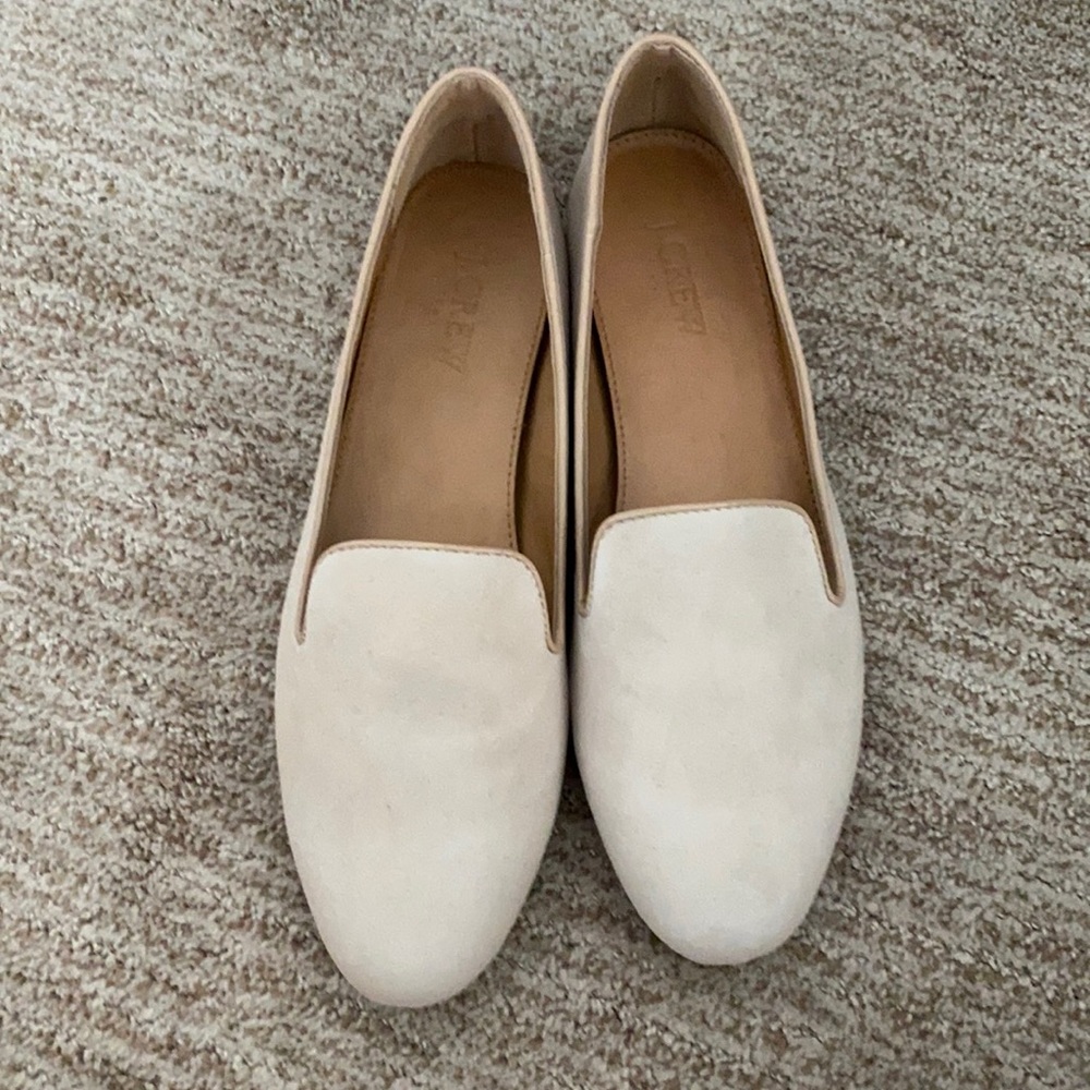 Never worn. Super cute suede